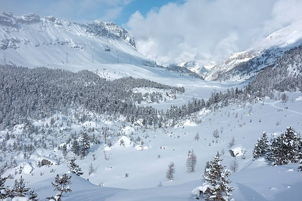 les alpes suisses du gemmi pass - gemmi photos et images de collection