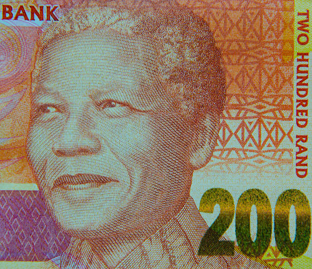 portrait de nelson mandela sur 200 rands noter - south african rand note photos photos et images de collection