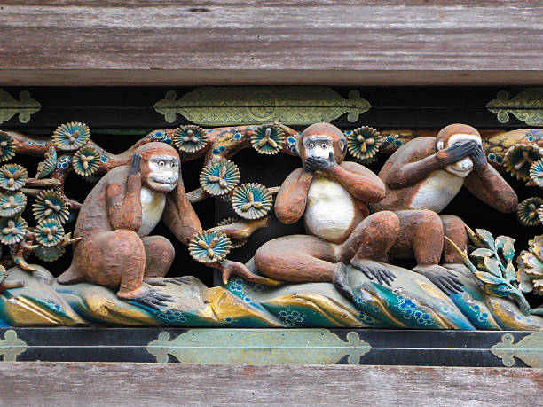 trzej mądrzy małpy, nikko, japonii. - see no evil hear no evil speak no evil zdjęcia i obrazy z banku zdjęć