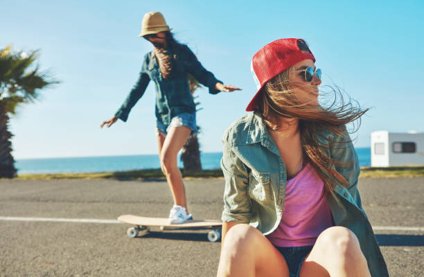 istock Enjoying the summer skateboarding 527041134