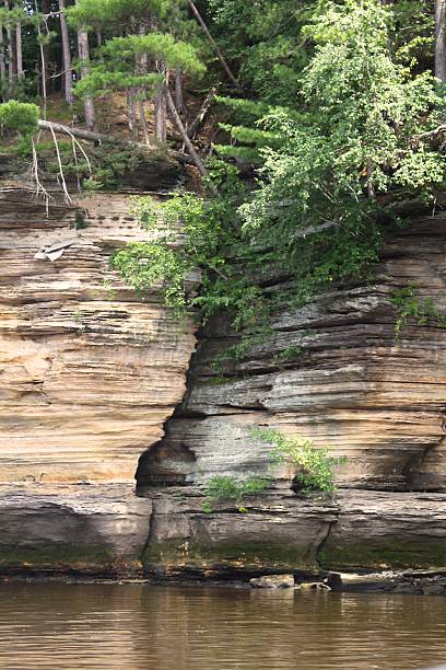 istock Rock Formation at The Wisconsin Dells 527056251