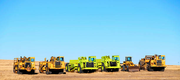 지구별 움직이는 차량 엠티 필드 - clear sky construction vehicle bulldozer commercial land vehicle 뉴스 사진 이미지
