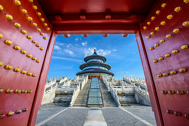 temple du ciel à pékin - beijing temple of heaven temple door photos et images de collection