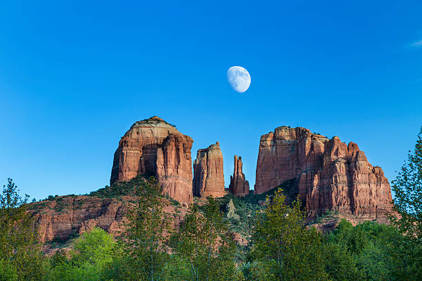istock Cathedral Rocks at Sunset with Moon 527087899