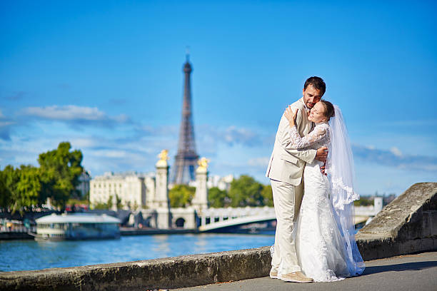 istock Just married couple in Paris 527092245
