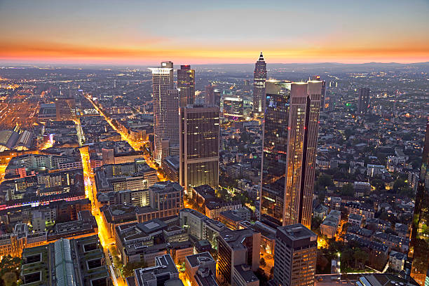 フランクフルト・アム・マイン・アット・ナイト - frankfurt germany night skyline ストックフォトと画像