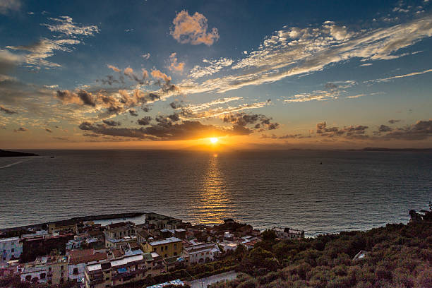 istock Sunset in Sorrento 527134001