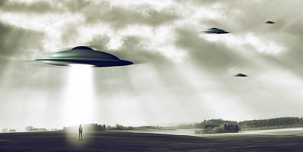 potrzebujemy twojej wiedzy - ufo landing zdjęcia i obrazy z banku zdjęć