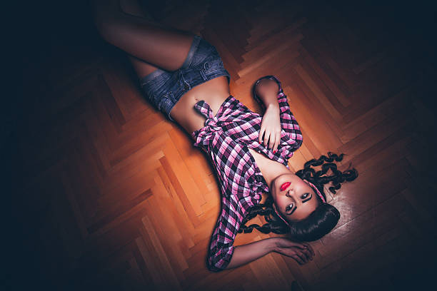 istock Pin up girl on a floor 527171493