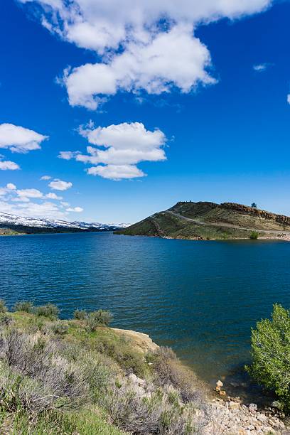 finden sie das horsetooth reservoir, fort collins, colorado - fort collins reservoir lake water stock-fotos und bilder