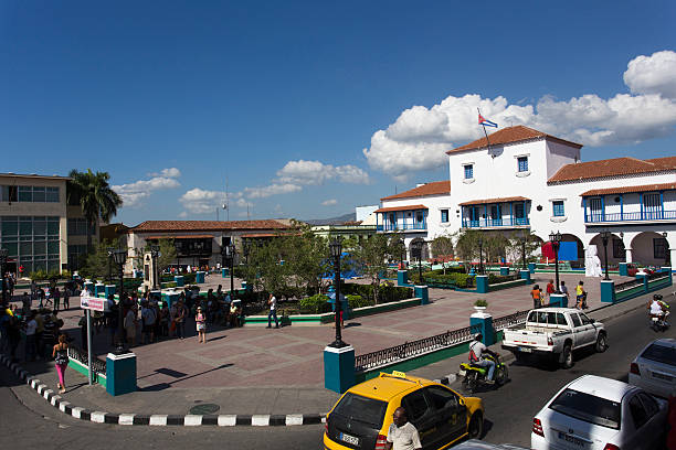 Vista de la calle plaza en holguín, Cuba - foto de stock