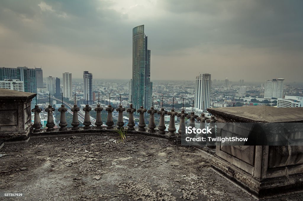 Abandonado edificio - Foto de stock de Abandonado libre de derechos