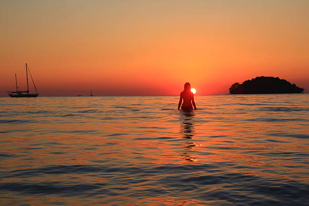 istock Silhouette of the girl 527367669
