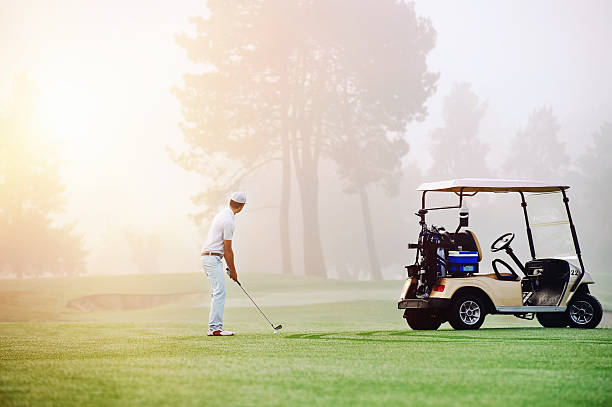abordagem de golfe fotografia - golf golf course sunrise morning imagens e fotografias de stock