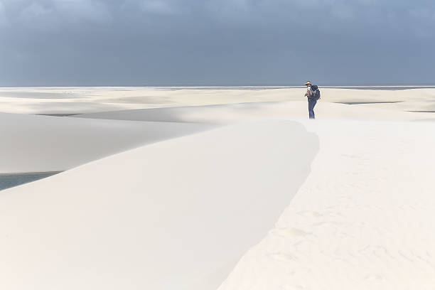 parque nacional dos lençóis maranhenses - shower women water outdoors imagens e fotografias de stock