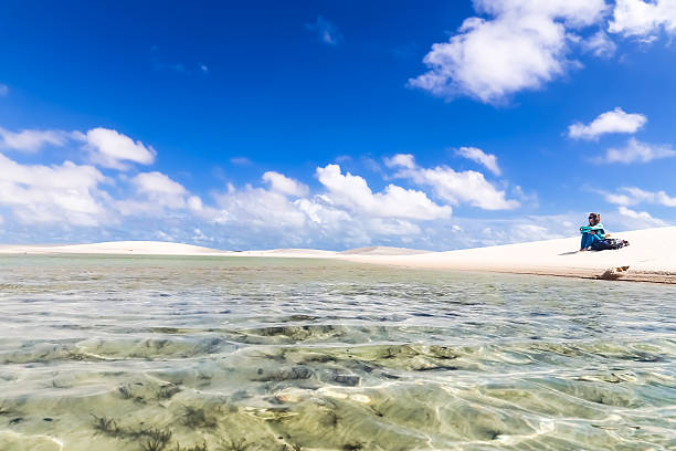 parque nacional dos lençóis maranhenses - shower women water outdoors imagens e fotografias de stock