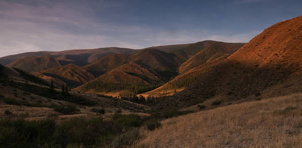 istock Morning light on the mountains 527469069