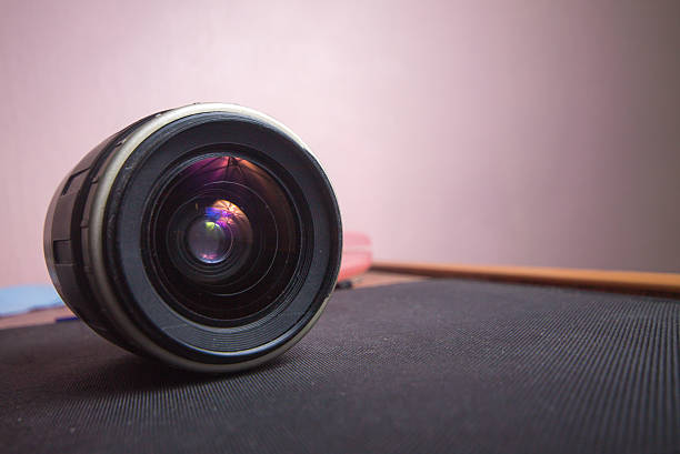 istock the camera lens for the photo 527476707