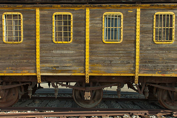 старый поезд тачка - treblinka стоковые фото и изображения