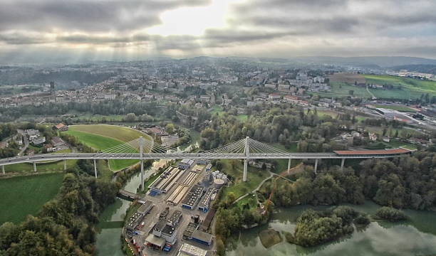 поя и zaehringen мост фрибур - fribourg стоковые фото и изображения