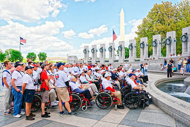 그룹-재향 국립 세계 전쟁 2 군인기념 - veterans memorial plaza 뉴스 사진 이미지