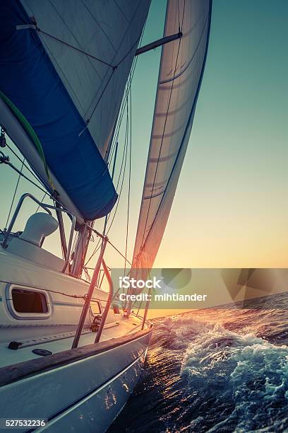 Foto de Barco A Vela e mais fotos de stock de Veleiro - Veleiro, Velejar, Iate - Embarcação de lazer