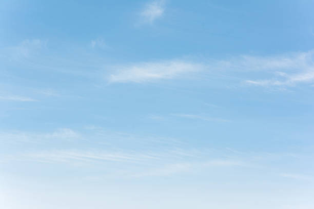 blue sky - stratosphere sky cloud blue zdjęcia i obrazy z banku zdjęć