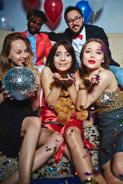 istock Glamorous girls 527546138