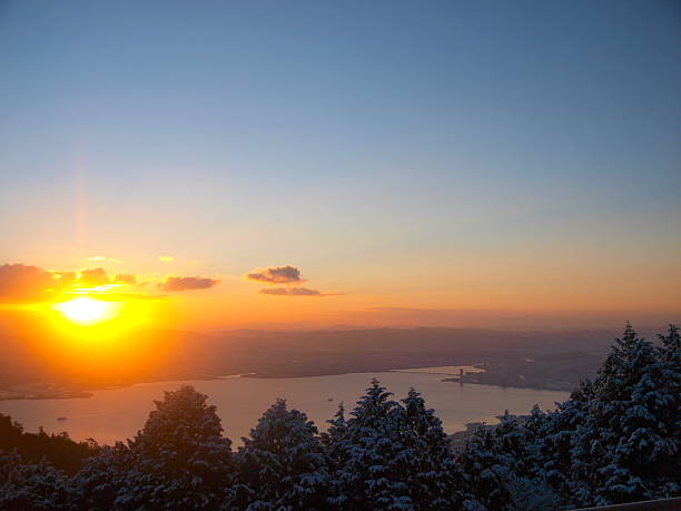Sunrise scene of Lake Biwa from mount Hiei/Shiga,Japan Mount Hiei is a mountain to the northeast of Kyoto, lying on the border between the Kyoto and Shiga prefectures, Japan. otsu city stock pictures, royalty-free photos & images