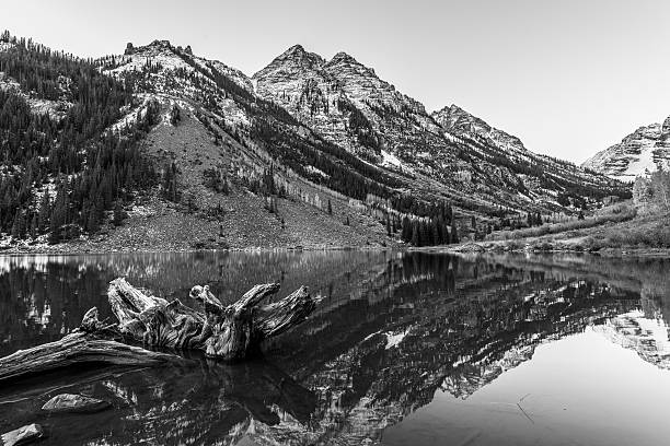 istock Black and White Maroon Bells Sunrise Aspen Colorado 527555675