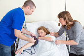mutter-uhren-healthcare-arbeiter-blutdru
