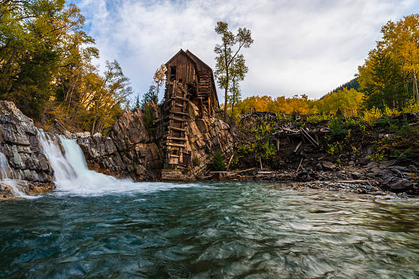 istock Autumn in Crystal Mill Colorado Landscape 527568393