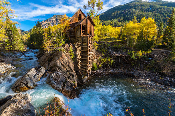 otoño en crystal mill colorado paisaje - crystal fotografías e imágenes de stock