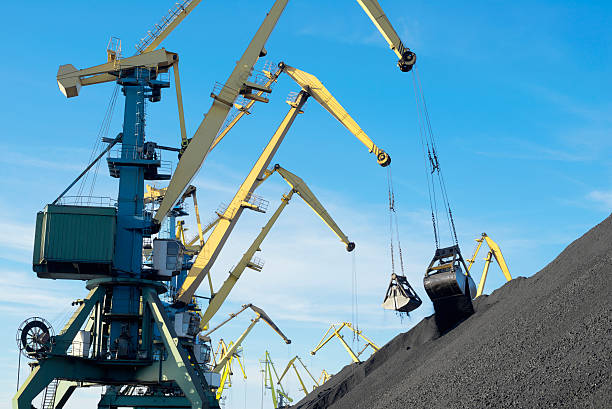 istock Coal, Portal cranes, clamshel 527579379