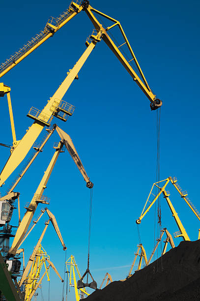 istock Coal, Portal cranes, clamshell 527579499