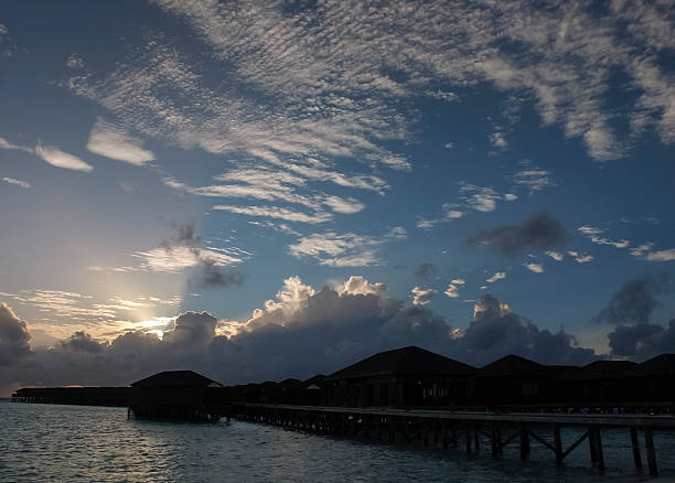 Tramonto sulle Maldive. - foto stock