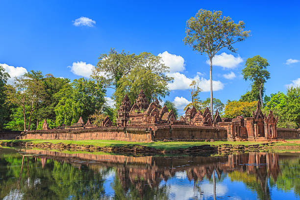 templo banteay srei em siem reap - srei - fotografias e filmes do acervo