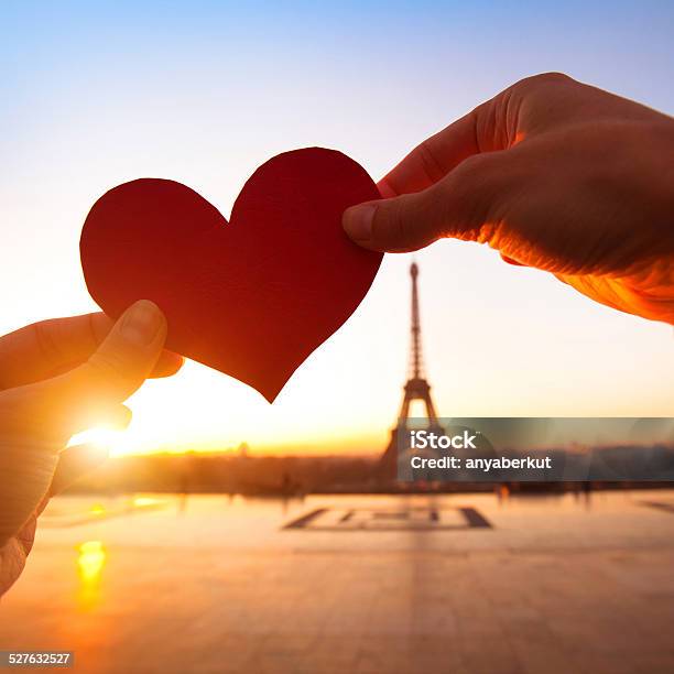 Love De Paris Foto de stock y más banco de imágenes de Día de San Valentín - Festivo - Día de San Valentín - Festivo, París, Tarjeta del Día de San Valentín