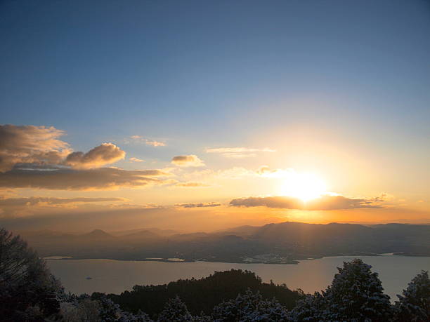 Sunrise scene of Lake Biwa from mount Hiei/Shiga,Japan Mount Hiei is a mountain to the northeast of Kyoto, lying on the border between the Kyoto and Shiga prefectures, Japan. otsu city stock pictures, royalty-free photos & images