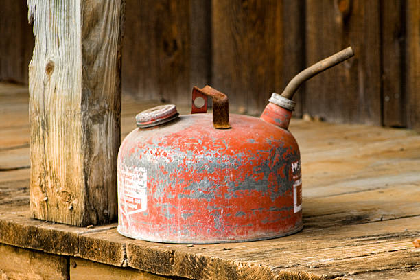 Grungy Vintage Red Metal Gas Can Stock Photo - Download Image Now - Gas  Can, Old-fashioned, Metal - iStock