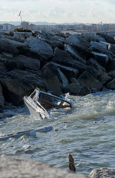 istock Boat in front of the reef 527673642