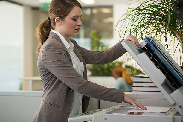 istock Businesswoman working in office 527673816