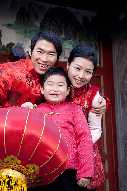 istock Family Celebrates Chinese New Year 527674809