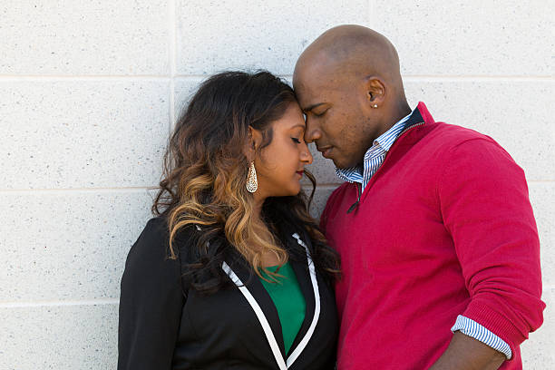 istock Couple Celebrating Holiday Season 527689645