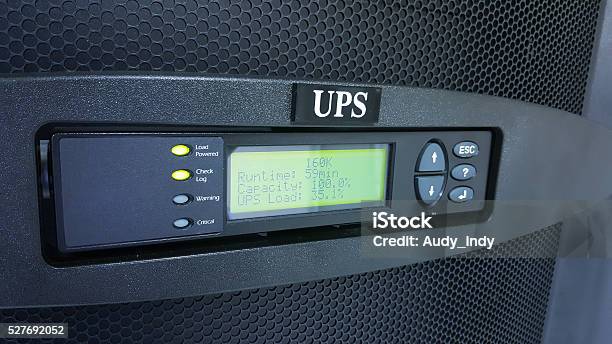 Digital Panel De Control De Fuente De Alimentación Para Centro De Datos Foto de stock y más banco de imágenes de Continuidad