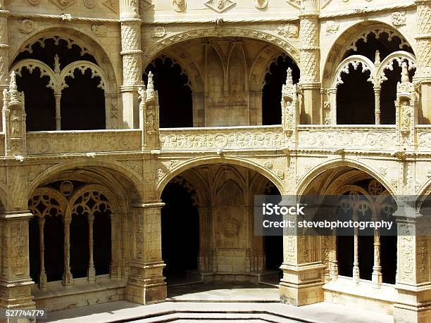 Cloisters Stockfoto und mehr Bilder von Architektur - Architektur, Basilika, Fotografie