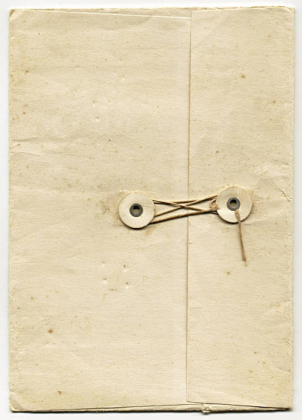 античный папку с застежкой на завязках - old envelope стоковые фото и изображения