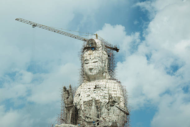 guanyin estátua na tailândia - guan yin imagens e fotografias de stock