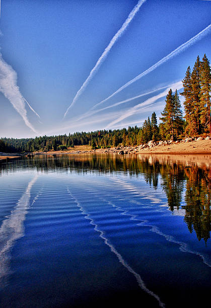 barbear lago reflection - sierra imagens e fotografias de stock