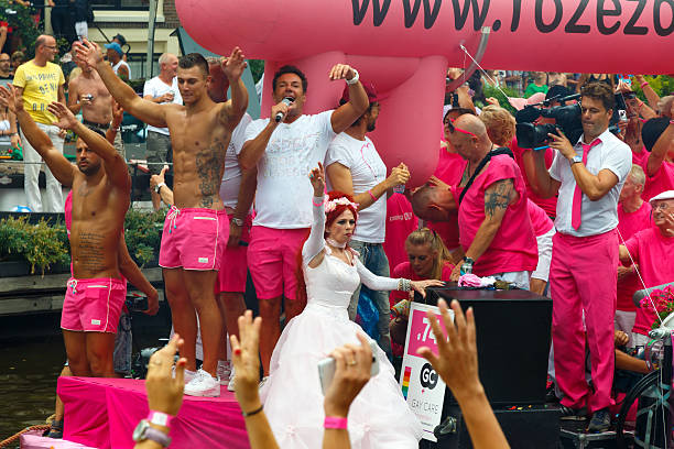 amsterdam gej duma 2014 r. - city amsterdam urban scene gay parade zdjęcia i obrazy z banku zdjęć